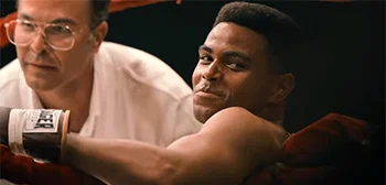 Jaalen Best ως Muhammad Ali στο επίσημο τρέιλερ της σειράς «The Greatest».