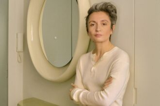 “Η απουσία της Veronica Leoni από τον Calvin Klein: Μια νέα εποχή στο στυλ”