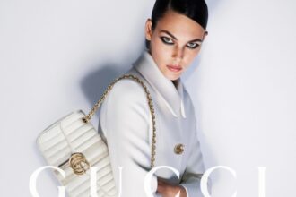 Η Vittoria Ceretti ενσαρκώνει τη γοητεία του Tom Ford στην Gucci Handbags 2026