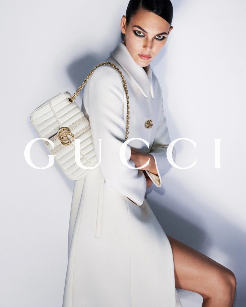 Η Vittoria Ceretti ενσαρκώνει τη γοητεία του Tom Ford στην Gucci Handbags 2026