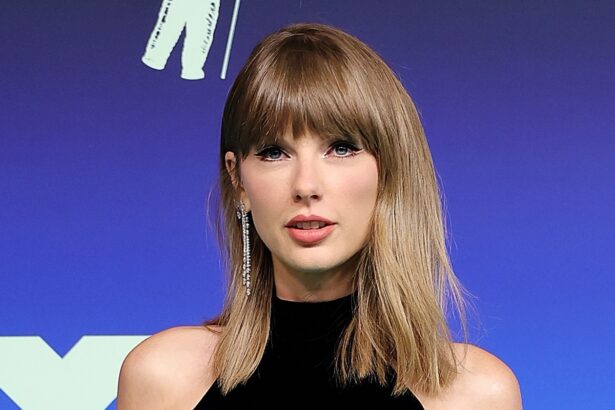 Taylor Swift’s Artist Director Award Explained By VMAs Producer