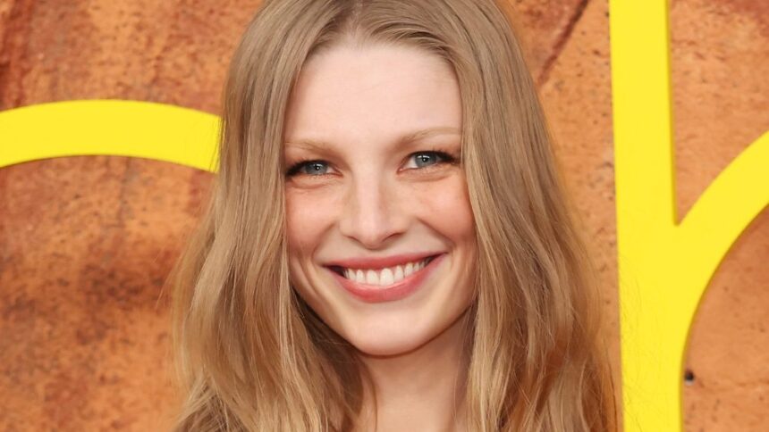 Η Hunter Schafer αποκαλύπτει ότι υποβλήθηκε σε χειρουργική επέμβαση στα γεννητικά όργανα