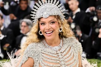 Η έξοδος της Beyoncé με την Blue Ivy και τη Rumi θα σας κάνει να ανησυχείτε.