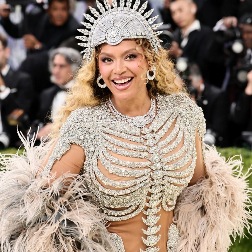 Η έξοδος της Beyoncé με την Blue Ivy και τη Rumi θα σας κάνει να ανησυχείτε.