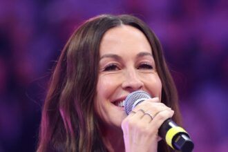Τελικοί WNBA: Η Alanis Morissette θα ερμηνεύσει τον εθνικό ύμνο στον 2ο αγώνα