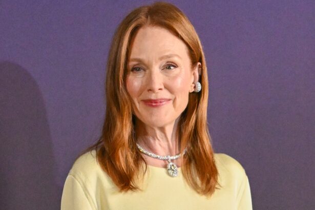 Paris Fashion Week: Julianne Moore Poses With Daughter Liv in Rare Photo