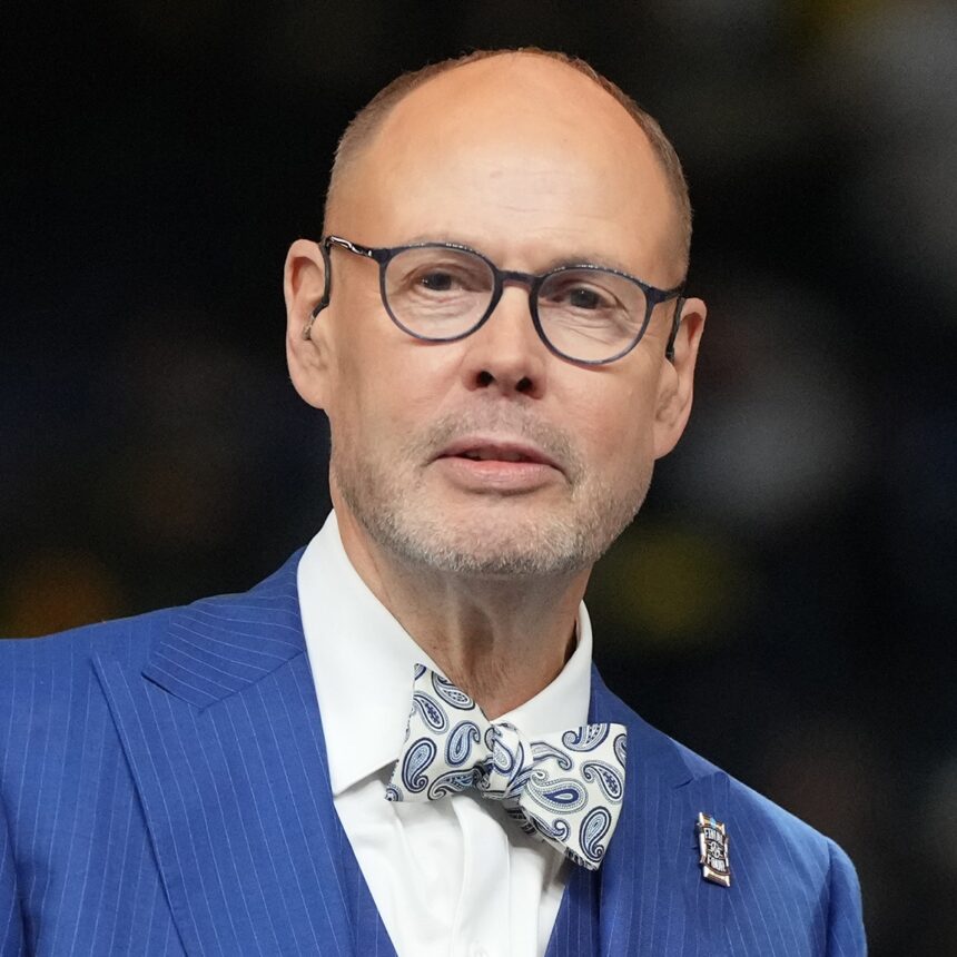Ο Έρνι Τζόνσον αφαιρείται από το Inside the NBA μετά από καρδιοχειρουργική επέμβαση και προβλήματα υγείας.