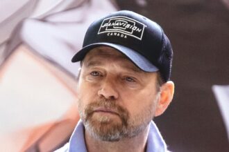 Ο Τζέισον Πρίστλεϊ από το «Beverly Hills, 90210» αποκαλύπτει πώς η φήμη επηρέασε τις φιλίες του.