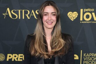 The Nanny’s Madeline Zima Shares Rare Selfie to Celebrate 41st Birthday