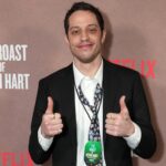 Ο Pete Davidson Αποκαλύπτει την Πρόοδο Αφαίρεσης Τατουάζ σε Φωτογραφία Χωρίς Μπούστο
