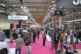 AUTO ATHINA 2026: Ρεκόρ προσέλευσης το πρώτο Σαββατοκύριακο στην κορυφαία έκθεση αυτοκινήτου της Ελλάδας