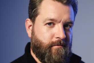 ‘Whalefall’: Πώς ο Όστιν Άμπραμς Συνθλίβηκε σε Στομάχι Φάλαινας στα Γυρίσματα