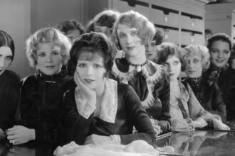 Η ηρωίδα της Taylor Swift, Clara Bow, “Το” οδηγεί την Carlotta, συμφωνία Artcraft