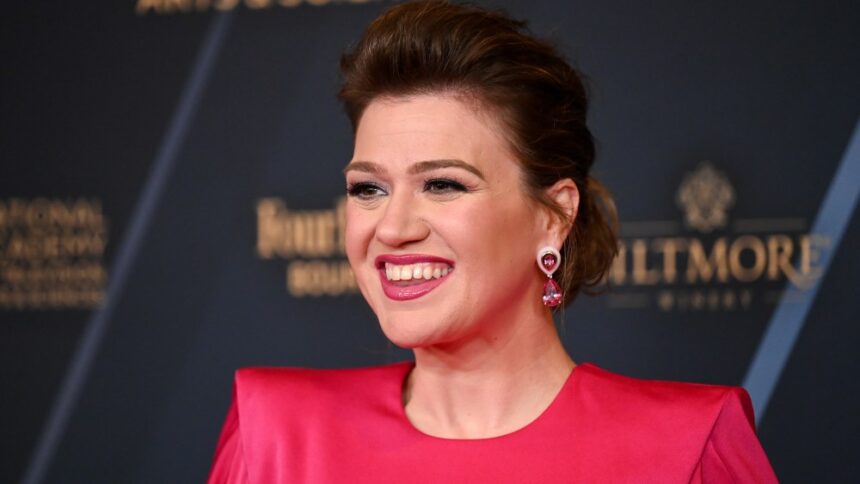 Kelly Clarkson Slams Brooklyn Store, Business Defends Itself