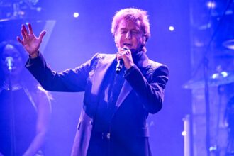 Barry Manilow Cancels Las Vegas Residency Shows Days After Returning to the Stage Post-Cancer Recovery