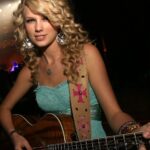 Χρόνια πολλά στο «Debut» της Taylor Swift: Μια μέχρι τώρα αδημοσίευτη συνέντευξη