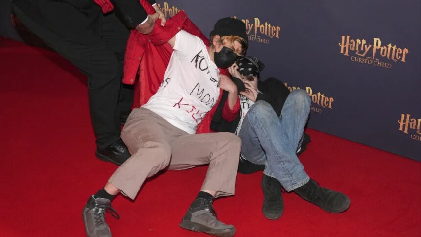 Ο εκπρόσωπος της J.K. Rowling κατακρίνει τη διαμαρτυρία για τα δικαιώματα των τρανς στην εκδήλωση του Χάρι Πότερ.