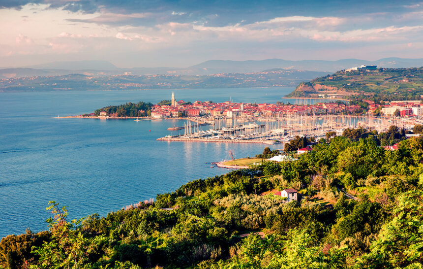 Izola: Η άγνωστη παραθαλάσσια πόλη της Σλοβενίας που θυμίζει Ιταλία