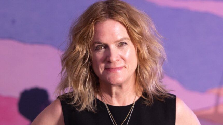 Η Τζέιν Τράντερ, παραγωγός των σειρών «Industry» και «Doctor Who», μιλά για την αντίσταση στις τάσεις