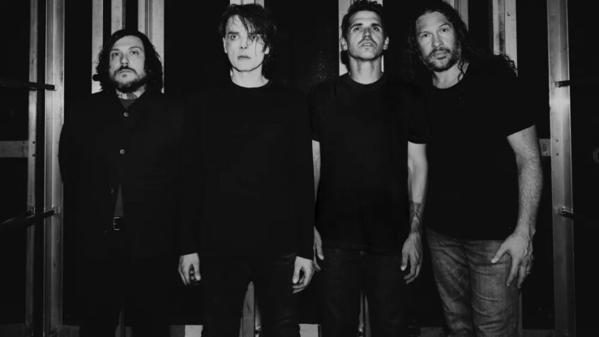 Η My Chemical Romance υπογράφει με την Warner Chappell.