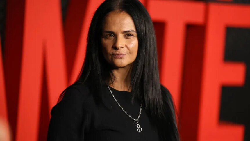 Σοκ από το Netflix: Η Μπέλα Μπατζαρία φεύγει μετά από 10 χρόνια εν μέσω απολύσεων.