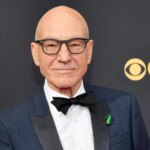 The translation of “Patrick Stewart Last Movie Role Is ‘Avengers: Doomsday'” in Greek is: 

«Ο τελευταίος ρόλος του Πάτρικ Στιούαρτ είναι στο ‘Avengers: Doomsday’».
