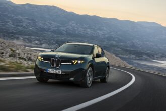 BMW iX3 M60 xDrive: Η ισχυρότερη Neue Klasse με 612 ίππους και αυτονομία 754 km