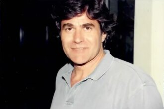 Ρον Κόσλοου: ‘Ο Δημιουργός της Σειράς «Η Ωραία και το Τέρας» Έφυγε από τη Ζωή σε Ηλικία 81 Ετών