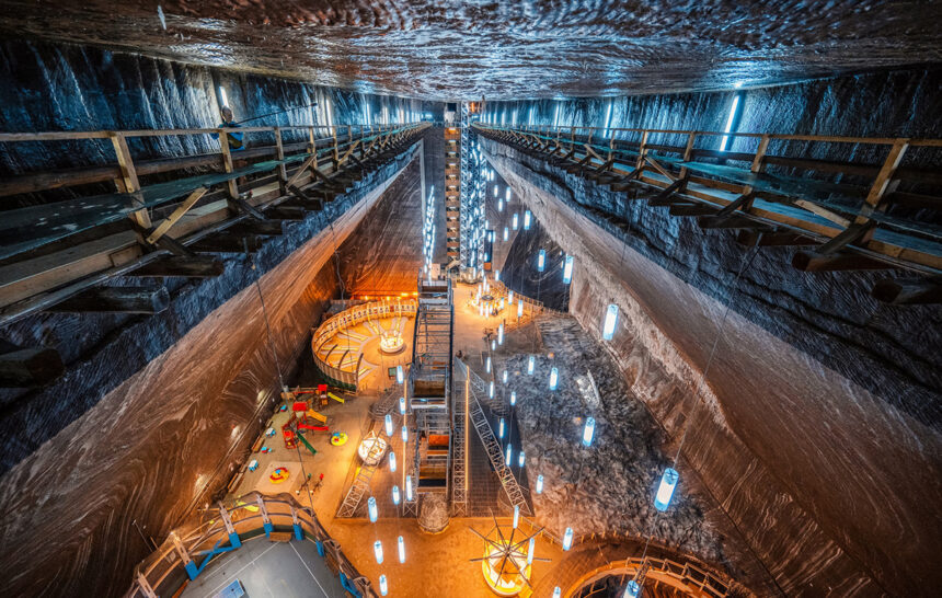 Salina Turda: Το υπόγειο αλατωρυχείο στη Ρουμανία που κρύβει μια ολόκληρη πόλη