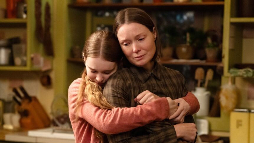 ‘Carrie’ Mom Samantha Sloyan on Playing Evil in Mike Flanagan Series