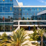 Verve Signs 10-Year Lease For Hollywood Headquarters translates to Greek as:

«Η Verve υπογράφει 10ετή μίσθωση για τα κεντρικά γραφεία στο Χόλιγουντ».