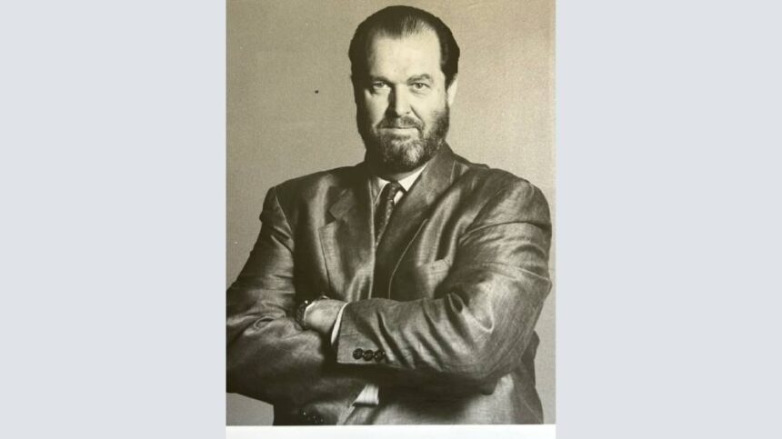 Ο Μπομπ Μπουζιάκ, πρώην πρόεδρος της RCA Records, απεβίωσε σε ηλικία 83 ετών