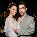 Η Margaret Qualley και ο Jack Antonoff υποβάλλουν αίτηση διαζυγίου μετά από 3 χρόνια γάμου.