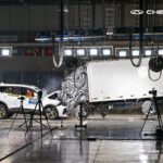 Chery: Το Tiggo 7 δοκιμάζει τα όρια της ασφάλειας σε σύγκρουση με φορτηγό