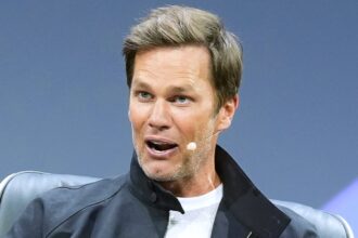 Tom Brady Reacts to Mistake During Sunday Night Football Coverage