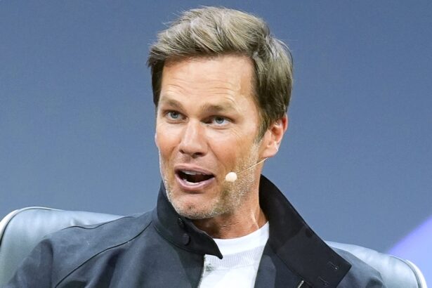 Tom Brady Reacts to Mistake During Sunday Night Football Coverage