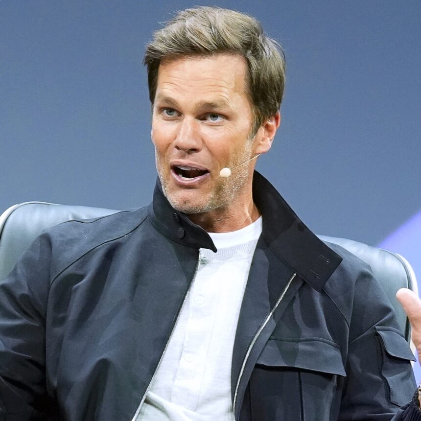 Tom Brady Reacts to Mistake During Sunday Night Football Coverage