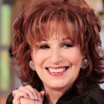 Η Joy Behar επιστρέφει στο «The View» μετά από εξάρθρωση ώμου