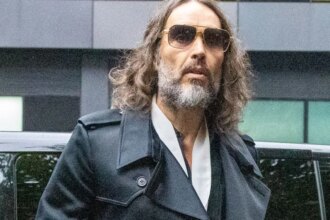 Δίκη του Ράσελ Μπραντ: Τέταρτη γυναίκα καταγγέλλει ‘βίαιη’ σεξουαλική κακοποίηση