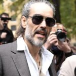 Η υπεράσπιση της δίκης κατά του Ράσελ Μπραντ για βιασμό ήταν «πειραγμένη σε ψέματα»: Κλείσιμο της αγόρευσης.