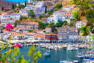 Condé Nast Traveller: Με «άρωμα» Ελλάδας η λίστα με τα 20 καλύτερα νησιά της Ευρώπης για το 2026 – Ποιο ελληνικό νησί κατέκτησε την κορυφή
