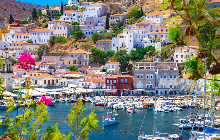 Condé Nast Traveller: Με «άρωμα» Ελλάδας η λίστα με τα 20 καλύτερα νησιά της Ευρώπης για το 2026 – Ποιο ελληνικό νησί κατέκτησε την κορυφή