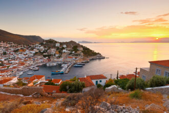 Condé Nast Traveller: Καλύτερη τουριστική χώρα στον κόσμο η Ελλάδα για το 2026