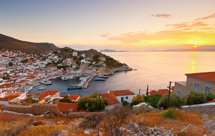 Condé Nast Traveller: Καλύτερη τουριστική χώρα στον κόσμο η Ελλάδα για το 2026